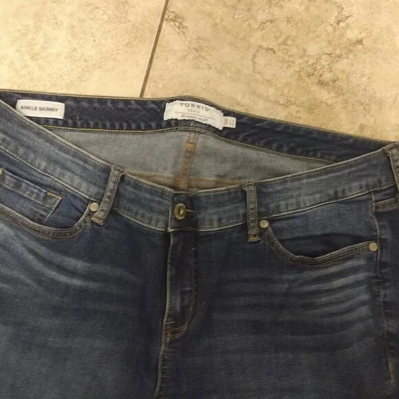 Torrid ankle skinny jeans - Picture 4 of 5